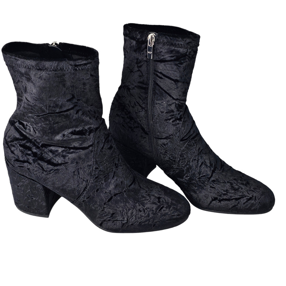 Marc Fisher black crushed velvet booties heels 9